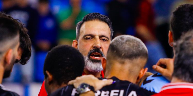 El Blendio Sinfín rompe su racha ante el Bidasoa Irun