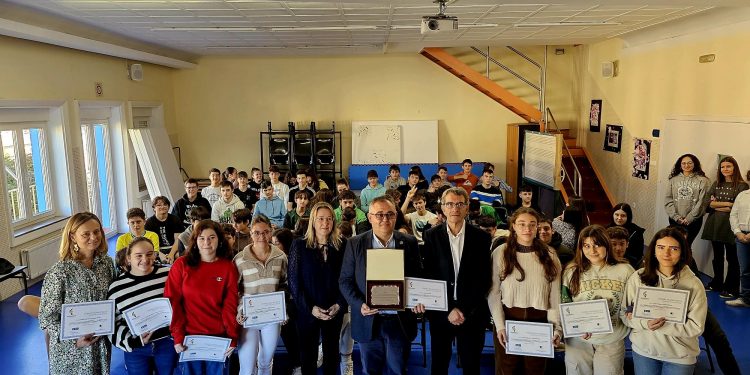 El Ayuntamiento felicita al colegio El Salvador por su premio nacional al emprendimiento con el proyecto ‘Segunda vida’