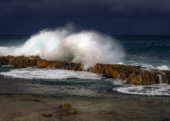 Cantabria estará hoy lunes en aviso naranja por costeros