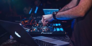 El Mirador 18-06-2024 / La banda sonora en la vida de…»