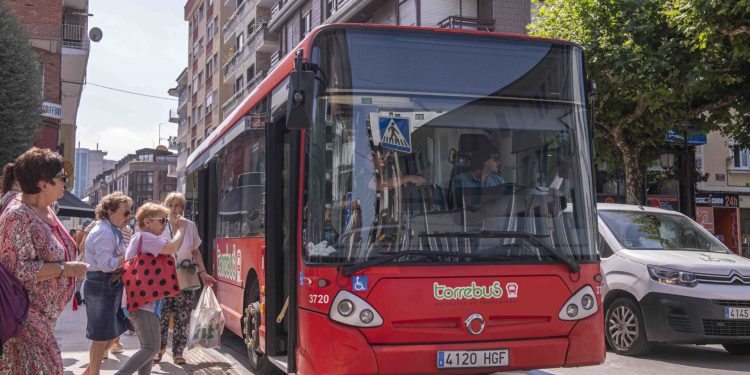 El Torrebus ampliará su horario por las noches durante las fiestas patronales