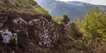 Descubiertos hallazgos científicos en los vestigios del castillo medieval de Puente Viesgo