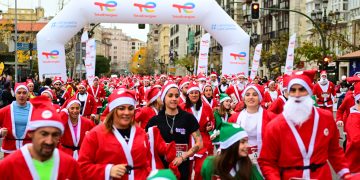 La Carrera de Papá Noel 2024 llena deporte las calles de Santander con 2.000 participantes