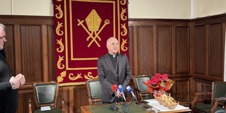 El Obispo de Cantabria llama a vivir una Navidad de caridad y fraternidad