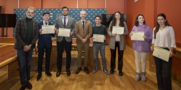 Alejandro Gutiérrez, Julen López Acha, Ana Mateo, Juan Miguel Ruiz, Mateo Pérez, Elena Gómez y Nicolás Chamizo, galardonados con los Premios Extraordinarios de Bachillerato