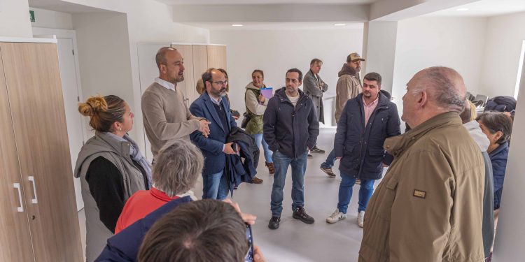 Sierrapando inaugura su Centro Cívico como nuevo espacio de encuentro para vecinos y escolares