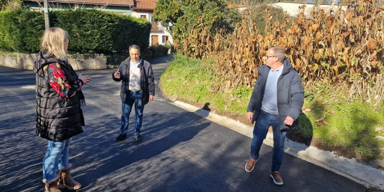 El Ayuntamiento de Piélagos finaliza la mejora del firme en el Barrio de Salcedo, en Vioño, con una inversión de 13.000 euros
