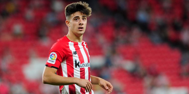 El Racing se aleja de Nico Serrano