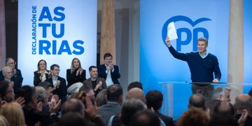 El PP cántabro firma la ‘Declaración de Asturias’ en un acto liderado por Feijóo