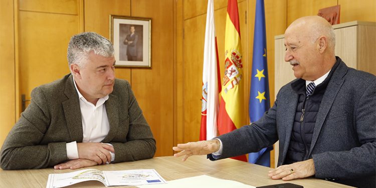 El Gobierno regional apoya el proyecto de aparcamiento y actividades culturales en Espinilla, Campoo de Suso