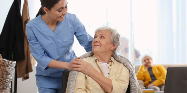 La Cámara de Comercio de Torrelavega organiza una jornada informativa sobre formación en atención a personas en situación de dependencia