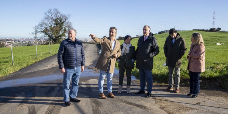 El Gobierno de Cantabria invierte 140.000 euros en mejoras viales y escolares en Camargo