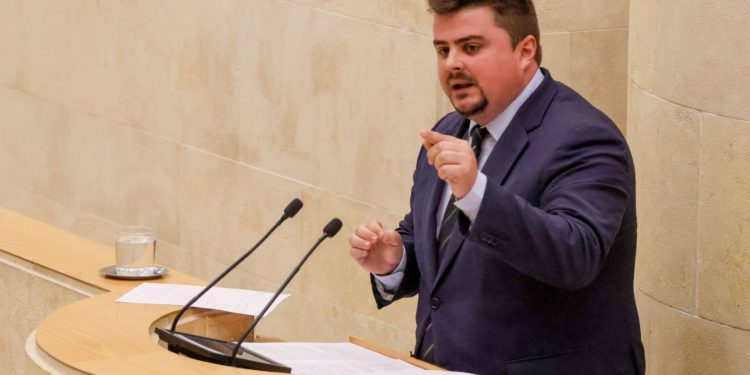 El PP exige responsabilidades al PSOE tras el archivo de la denuncia sobre las listas de espera