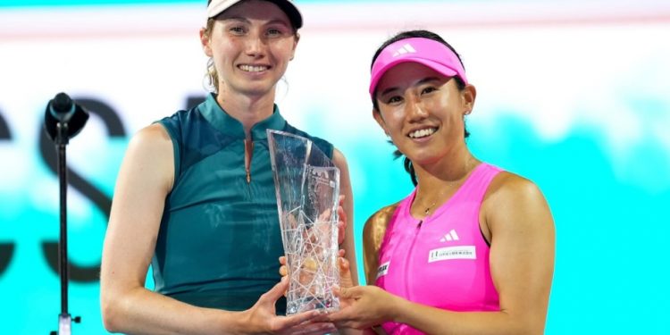 Cristina Bucsa, subcampeona en el WTA 1000 de Miami tras una final marcada por la lluvia y la tensión