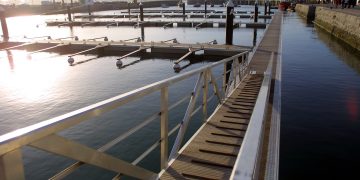 La Consejería de Fomento adjudica la restauración de los pantalanes del puerto de Laredo por casi 487.000 euros