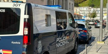 Detenido un joven por el robo de 500 euros en una panadería del centro de Santander