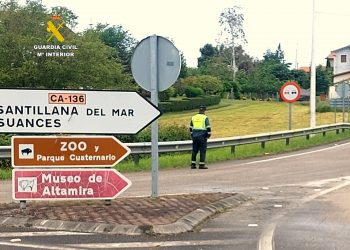 Denuncian a un conductor de patinete eléctrico por circular ebrio en una vía interurbana en Puente San Miguel