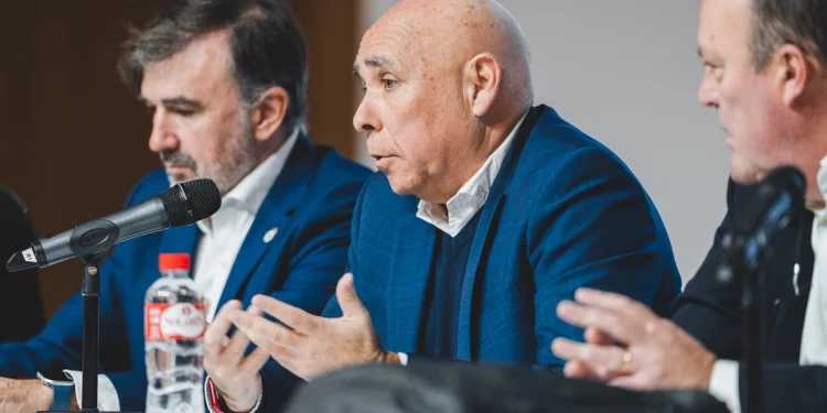 El Racing busca nueva ciudad deportiva al considerar La Albericia “pequeña” y aprueba un presupuesto de 20,9 millones para 2025/26