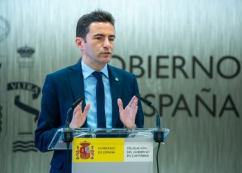 Pedro Casares defiende el impulso del Gobierno de Sánchez a Cantabria frente a la «parálisis» del Ejecutivo autonómico