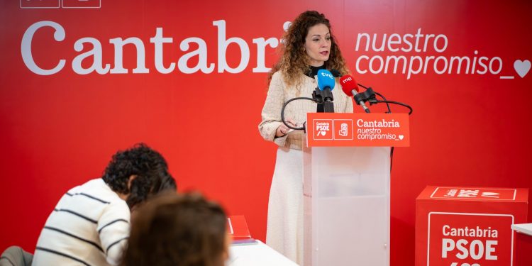 El PSOE acusa a Buruaga de “laminar la autonomía financiera” de Cantabria con la absorción de SOGARCA por Iberaval
