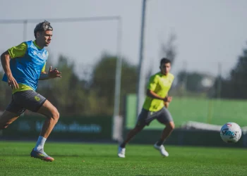 Arana sufre una rotura en los isquiotibiales en el entrenamiento