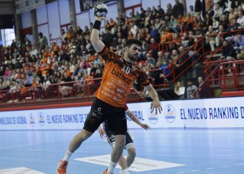 El Bathco BM Torrelavega abre la jornada en Valladolid con un duelo directo por la zona alta