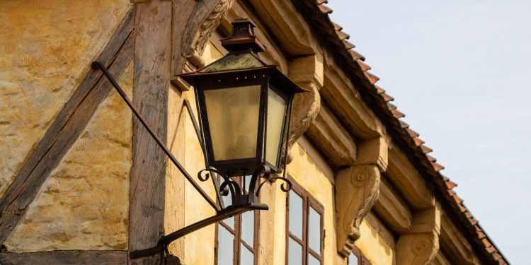 Industria invierte cerca de 200.000 euros en mejorar la eficiencia energética y fomentar el autoconsumo en cuatro municipios cántabros