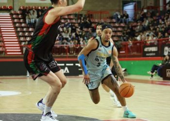 Grupo Alega Cantabria tropieza en casa ante un Alimerka Oviedo que remonta en el último cuarto (79-87)