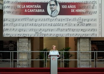 María José González Revuelta clama unidad política contra las «políticas del todo vale» que amenazan la autonomía cántabra