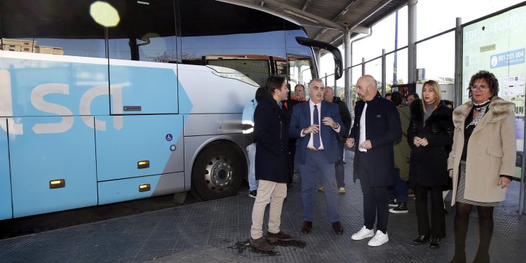 Fomento refuerza las conexiones por autobús entre Castro Urdiales, Guriezo y Laredo para mejorar la movilidad en la zona oriental