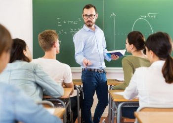 La Junta Docente carga contra Educación por llegar sin propuesta al debate del calendario escolar