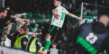 Racing remonta en El Sardinero y encadena su cuarta victoria