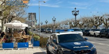 Policía Nacional arresta a dos hombres por robo con fuerza y agresión a agentes en tienda del centro de Santander