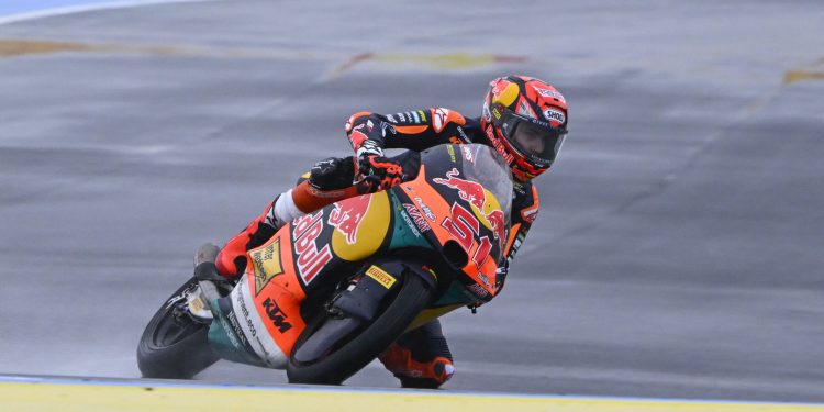 Brian Uriarte concluye undécimo en el caótico Gran Premio de Brasil de Moto3