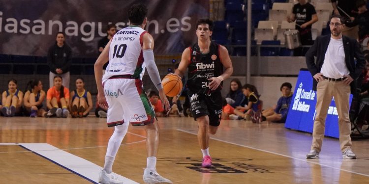 Grupo Alega Cantabria asalta Son Moix y vence al Fibwi Mallorca Bàsquet Palma (68-73)