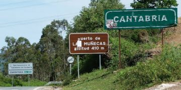 Fallece un ciclista tras chocar frontalmente con un turismo en el Alto de las Muñecas