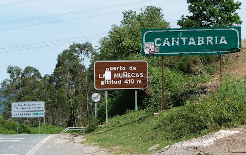 Fallece un ciclista tras chocar frontalmente con un turismo en el Alto de las Muñecas