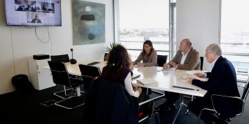 Cantabria y Ministerio de Industria impulsan grupo de trabajo con Solvay para facilitar su transición energética y mitigar el ERE de Barreda