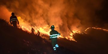 Diez incendios forestales activos en Cantabria