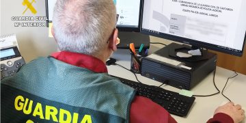 Detenidos dos jóvenes en Colindres por robar y agredir a un hombre para sustraerle su tarjeta bancaria