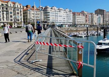 Cantabristas acusa al Ayuntamiento de Santander de “eludir responsabilidades” con carteles en zonas en mal estado