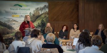 Susinos reivindica el rol de las mujeres rurales como «arquitectas del futuro» en el primer Encuentro de Mujeres Pasiegas