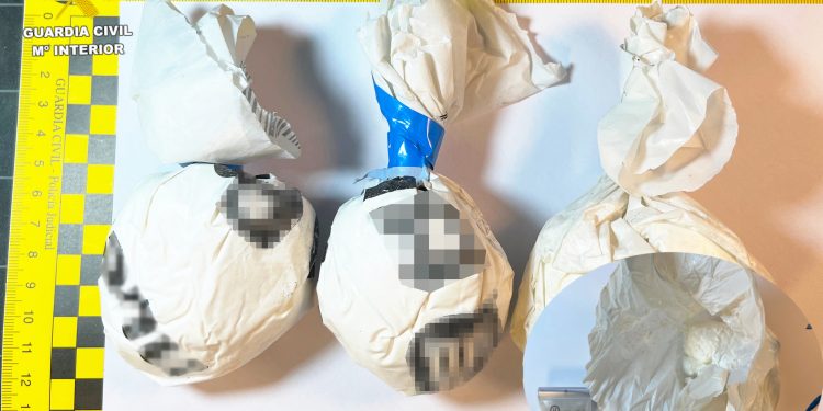 La Guardia Civil detiene a dos hombres en Cantabria por tráfico de drogas en actuaciones independientes