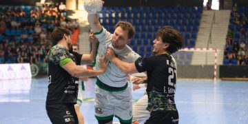 Bathco BM Torrelavega gana en Pamplona y accede a su cuarta Final a 8