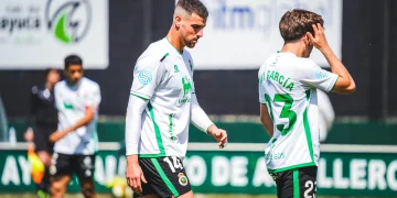 Derrota del Rayo Cantabria en O Vao ante el Coruxo FC (3-1)