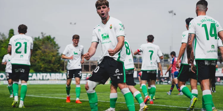 Rayo Cantabria golea al Real Ávila y confirma su permanencia en Segunda Federación (4-1)