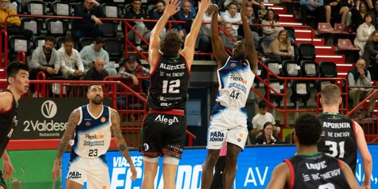 Grupo Alega Cantabria asegura la permanencia en Primera FEB con el respaldo del Vicente Trueba