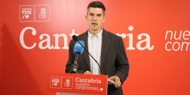El PSOE de Santander denuncia una “falta de transparencia” en el vallado de espacios públicos y la gestión de la limpieza municipal