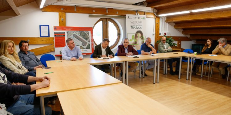 Arranca la mesa negociadora del nuevo convenio de MARE con propuesta de recogida de residuos los sábados