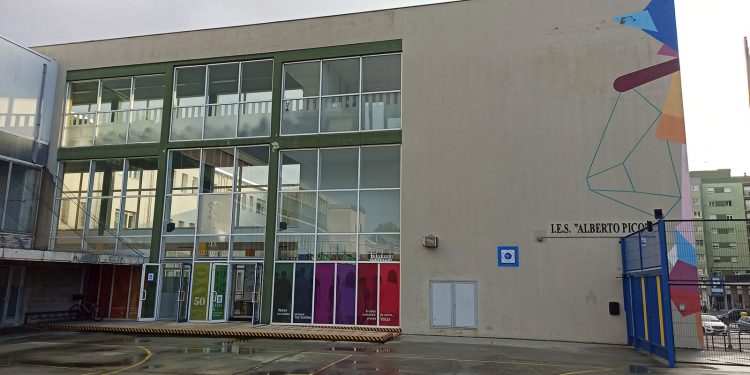 Alumnos de 32 centros educativos en Santander y Torrelavega expuestos a niveles nocivos de dióxido de nitrógeno según Ecologistas en Acción